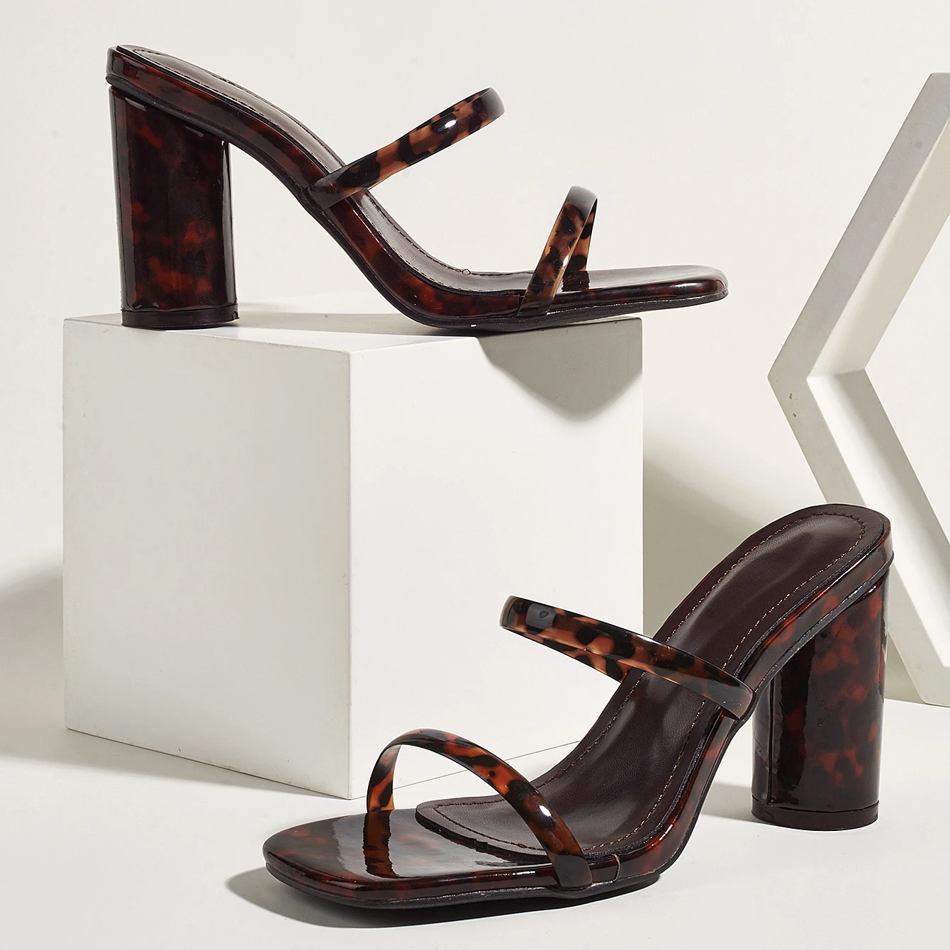 

New artificial Pu patent leather low top black fish mouth adult air adhesive shoes high sexy fashion sandals