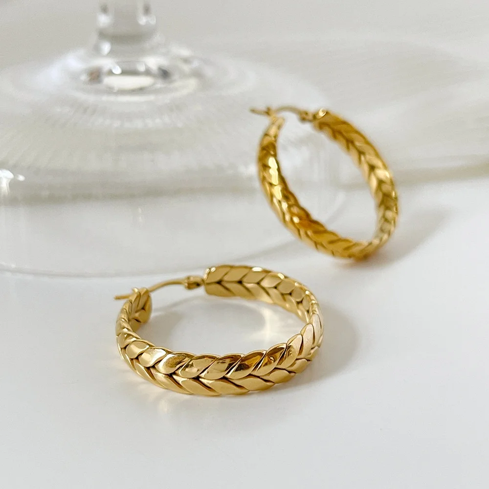 

2022 Minimalist style fashion jewelry stainless steel gold wheel-ear geometric hoop earrings