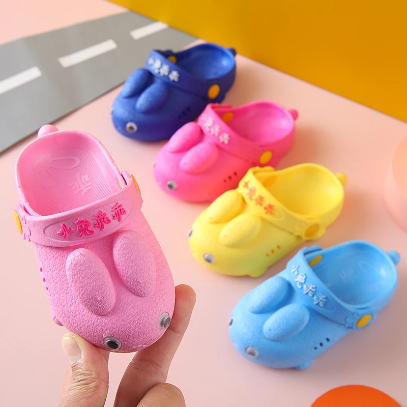 

China wholesale kids fashion breathable cartoon garden shoes boy EVA croc new summer girls beach sandals