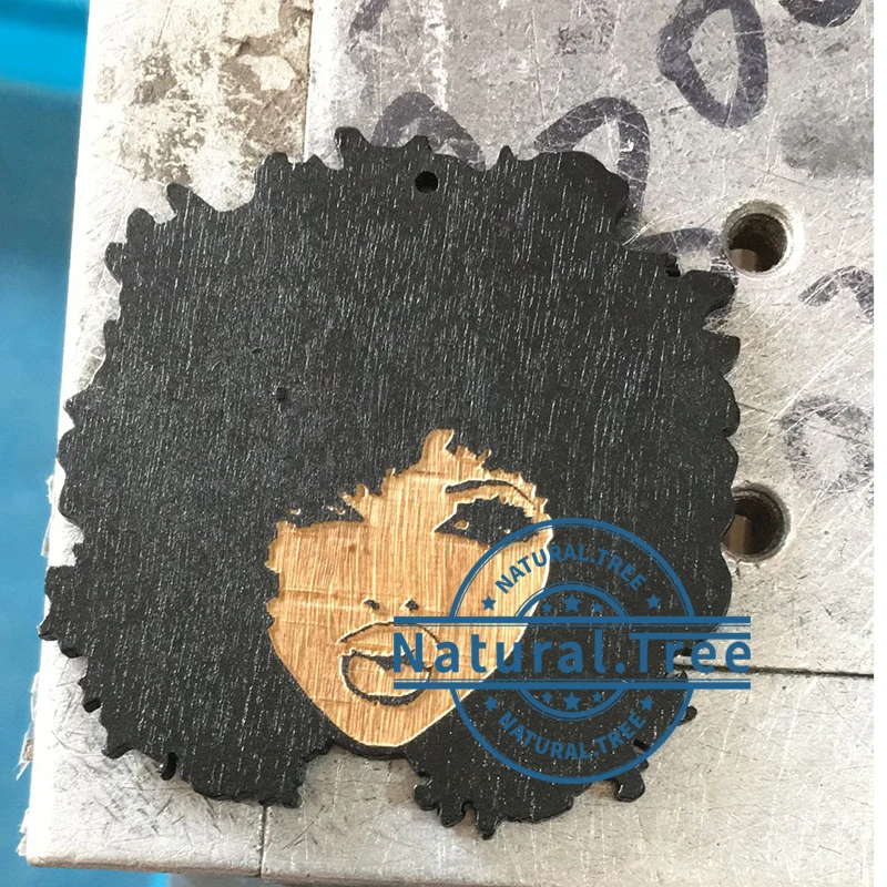 

2021 Wholesale afro Girl wood earrings