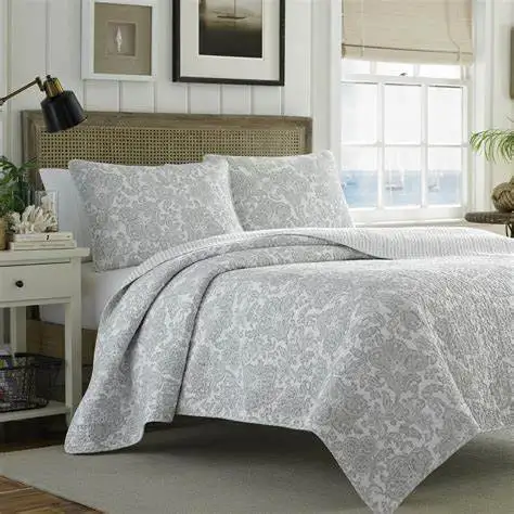 Embroidered Quilted Velvet Patchwork Bed Coverlet Set manufacture