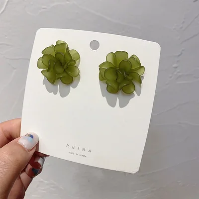 

Korean Style Clear Tridimensional Flower Stud Earring Acrylic Stereo Flower Stud Earring For Girl