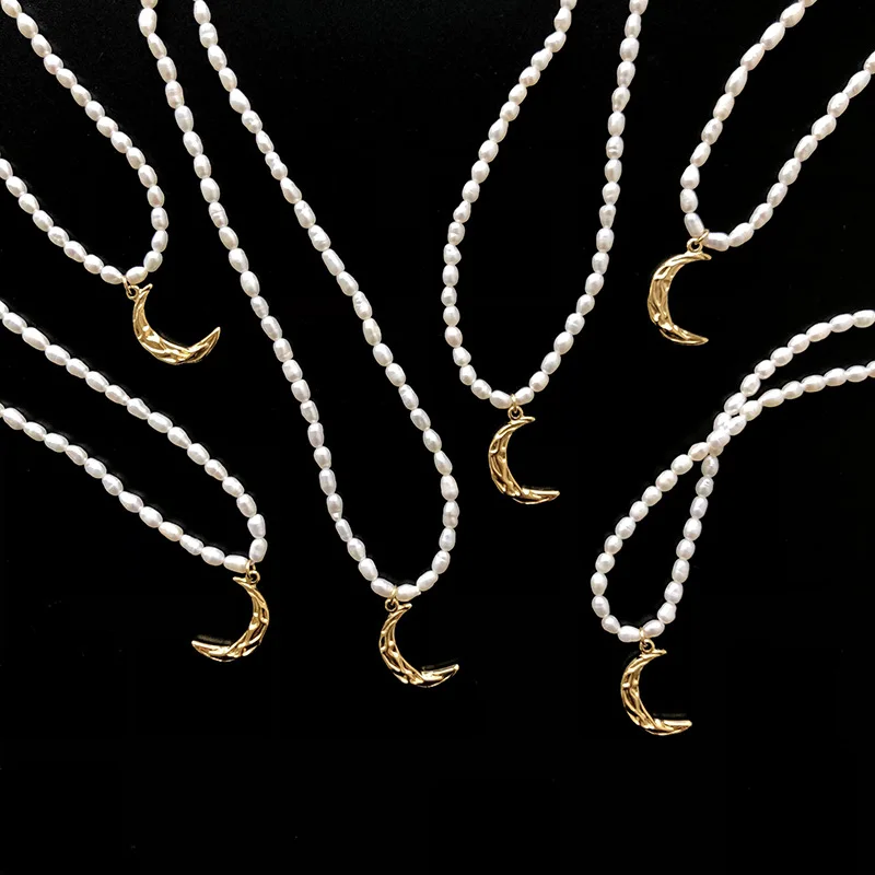 

Wholesale Custom Stainless Steel Gold Moon Charm Pendant Necklace Jewelry Real Freshwater Pearl Chain Link Necklace for Women