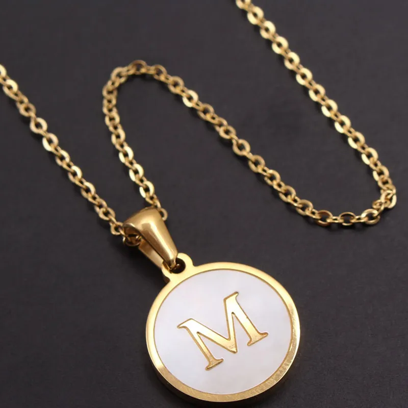 

HongTong Round Shell 26 English Letter Pendant Hot Selling Stainless Steel Gold Clavicle Chain Letter Necklace