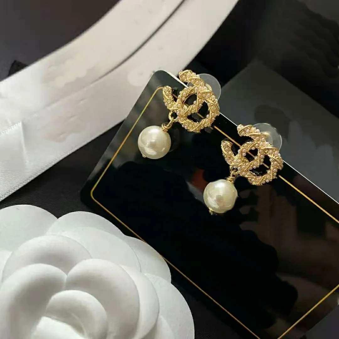 

Hot selling 2021 new designer popular luxury brand jewelry letter cc earrings for women, As picture