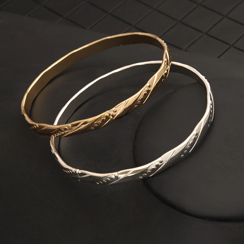 

Dubai Gold Bangle Morocco Women's Wedding Charm Gold Bracelet