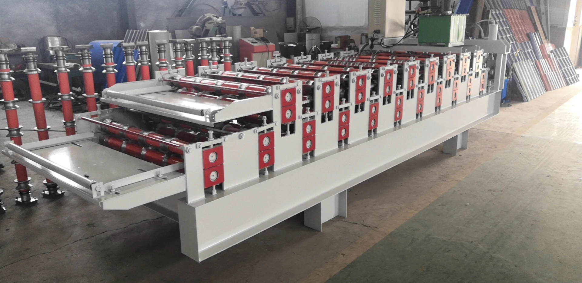 Corrugated iron sheet roofing tile making machine color steel sheet roll forming machine