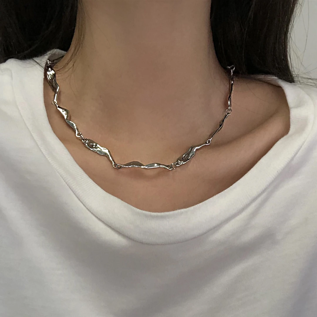 

New Hot Mixed Wave Shape Irregular Necklace Snake Twisted Chain Choker Necklaces Korean Statement Minimalist Trendy Jewelry 2021, Silver