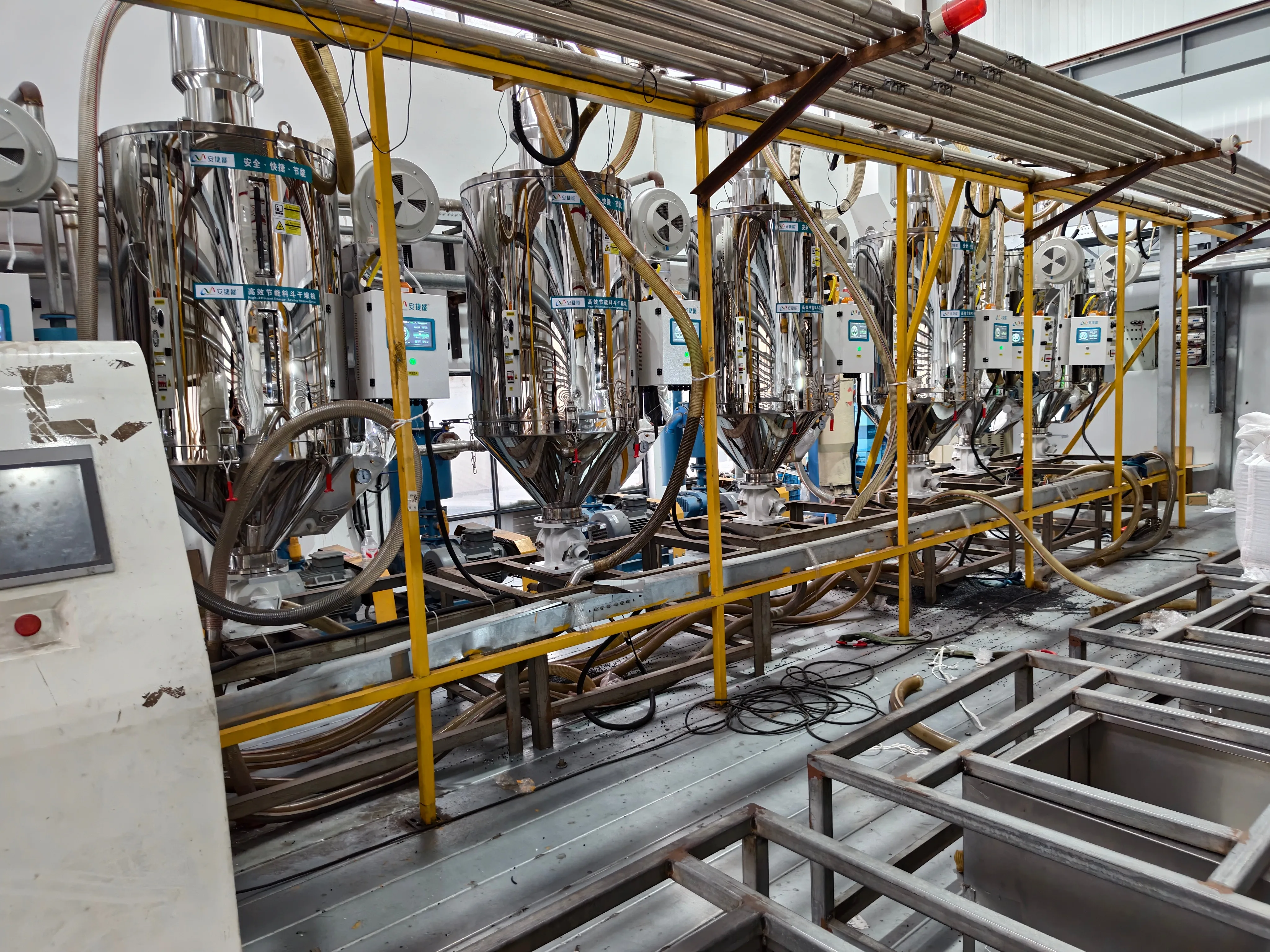 Wide-angle view of the complete centralized drying line after retrofit Wide-angle view of the complete centralized drying line after retrofit