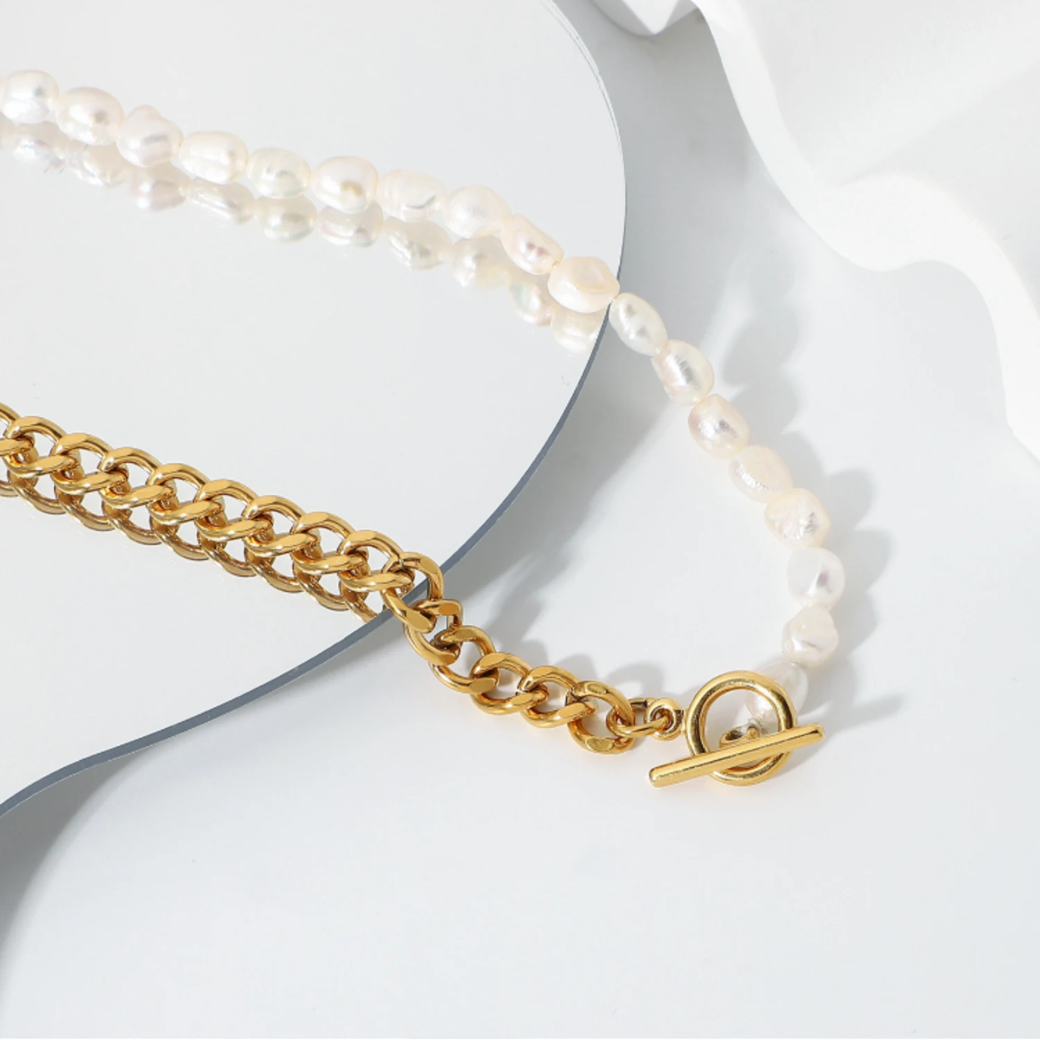 

Classic Style Stainless Steel Gold Plated Cuban Chain Freshwater Pearl Necklace Half Chain Half Pearl Necklace