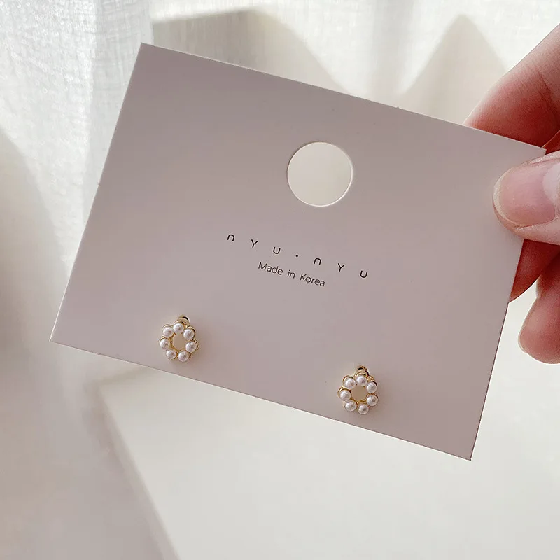 

2021 fashion round pearl earings studs women