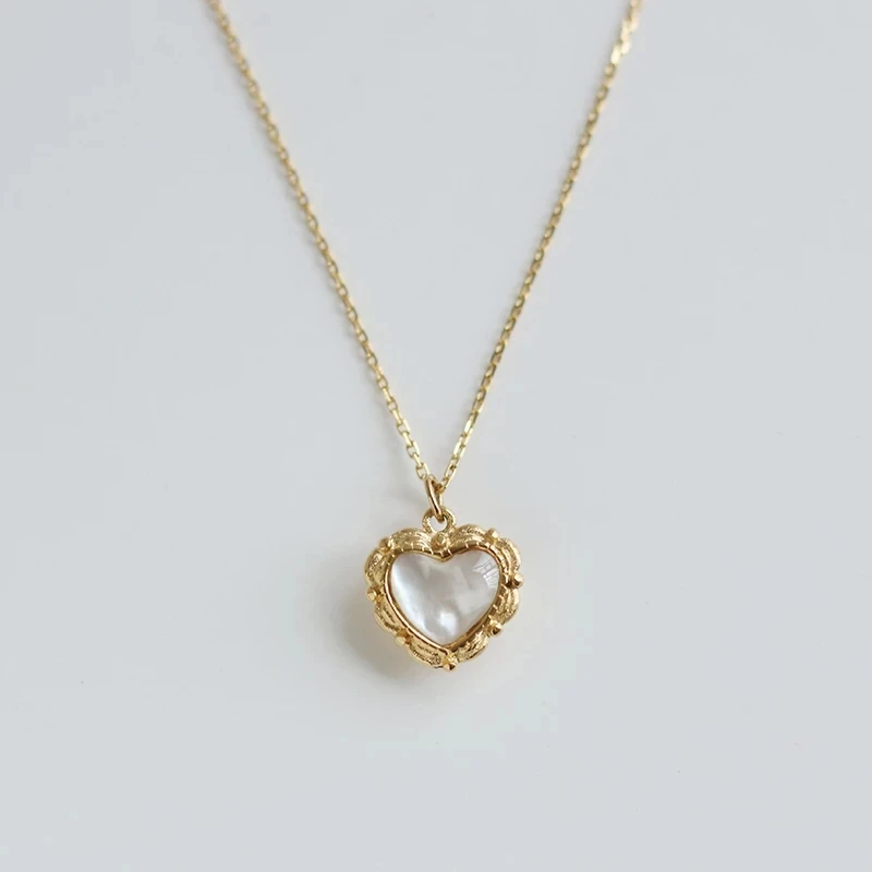 

Lolita Lovely Shell heart Drop Oil Peach Heart Retro Pattern Necklace Stainless Steel Necklace Trendy Jewelry