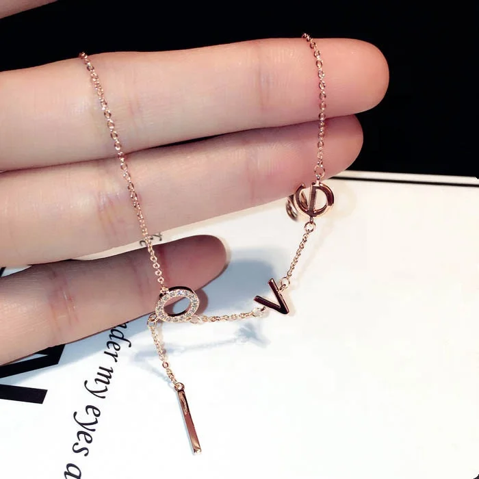 

New Fashion Charm Bracelets Women Rose Gold Color Link Chain Bracelet For Women Rhinestone Letter Bracelets, Picture shows
