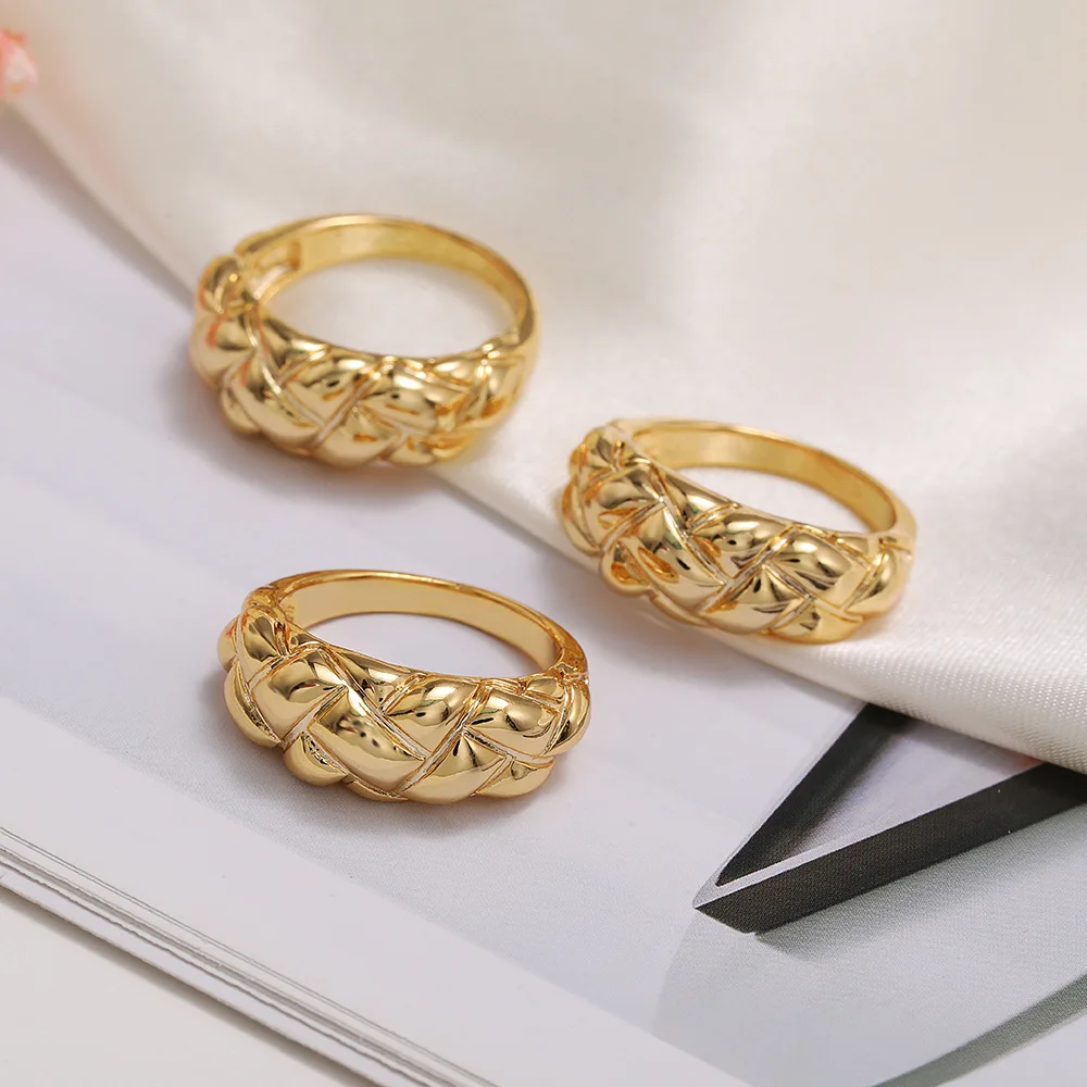 

Simple Stainless Steel Wedding Rings Golden Women Men Couple Ring Fashion Jewelry