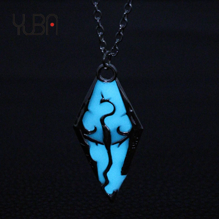 

Luminous Dragon Pendant Necklace Glow In The Dark The Elder Scrolls V Skyrim Bijouterie Men Gift Accessories Low MOQ, Silver