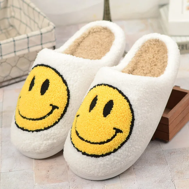 

2022 Wholesale Home Cute Smile LOGO Smiley Face Slipper Plush Toy Smiling Face Indoor Furry house slippers for guests, As photos,or as your request