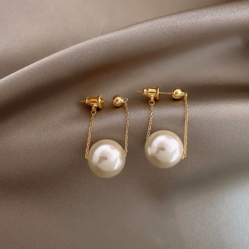 

OUYE Pearl Back Hanging Short Earrings 925 Silver Needles Long Alloy Earrings Women's Wholesale, Golden/silver