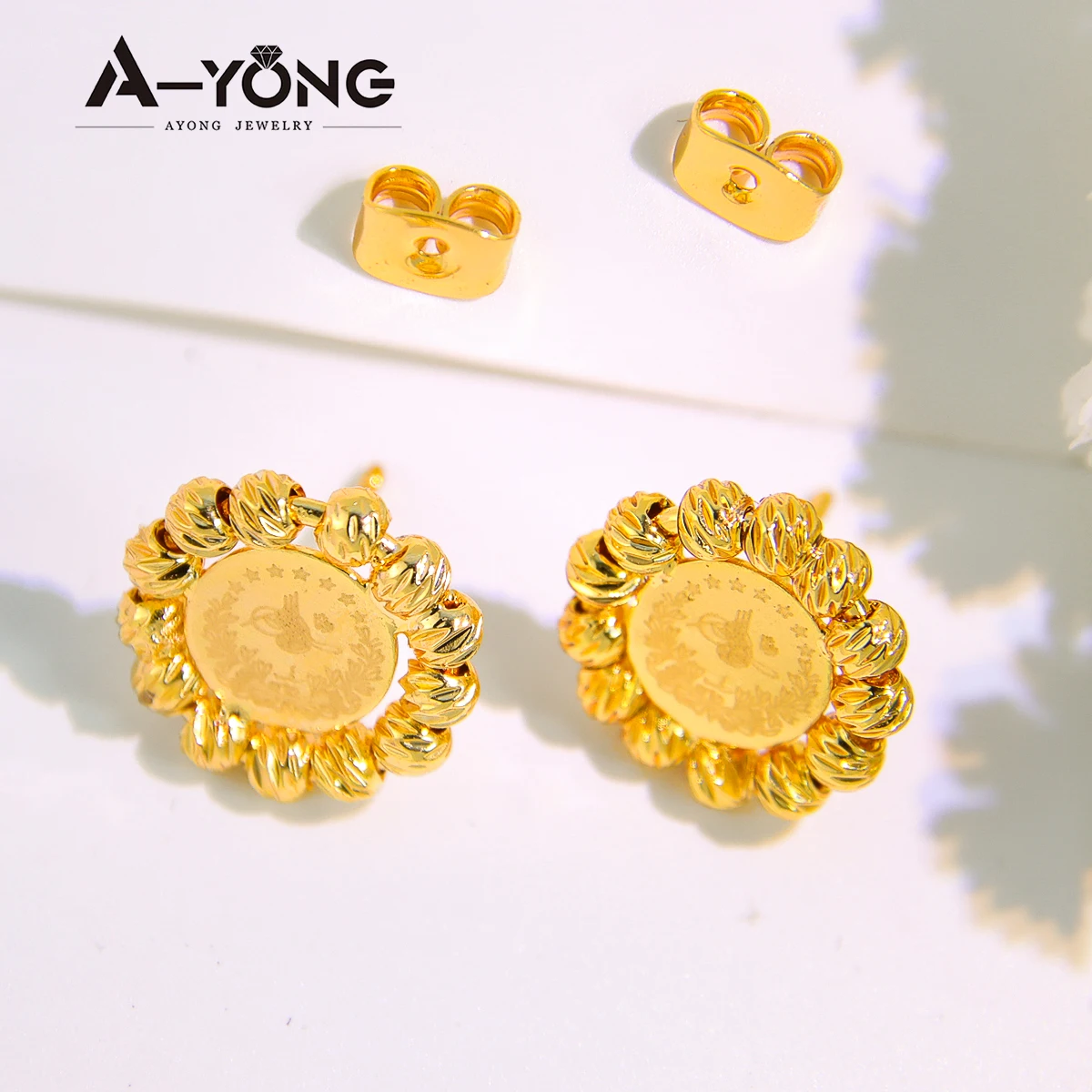Hot Selling Brass Stud Earrings 18k Gold Plated Earrings Flower Shape Coin Earring for Women