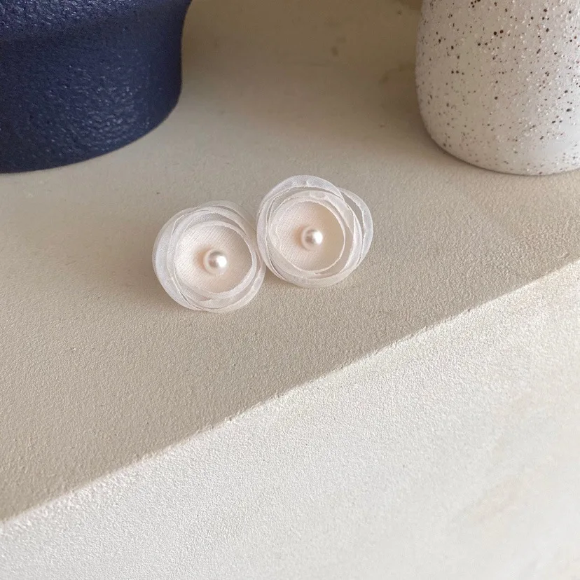 

Vershal Luxury Retro Pearl Lace White Flower Earrings For Women