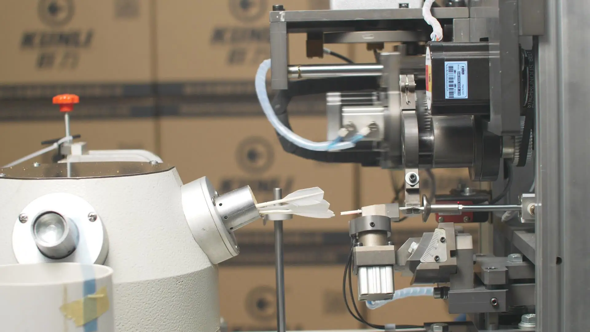 Shantou Wuxing Ymqt Badminton Automatic Feather Planting Shuttlecock