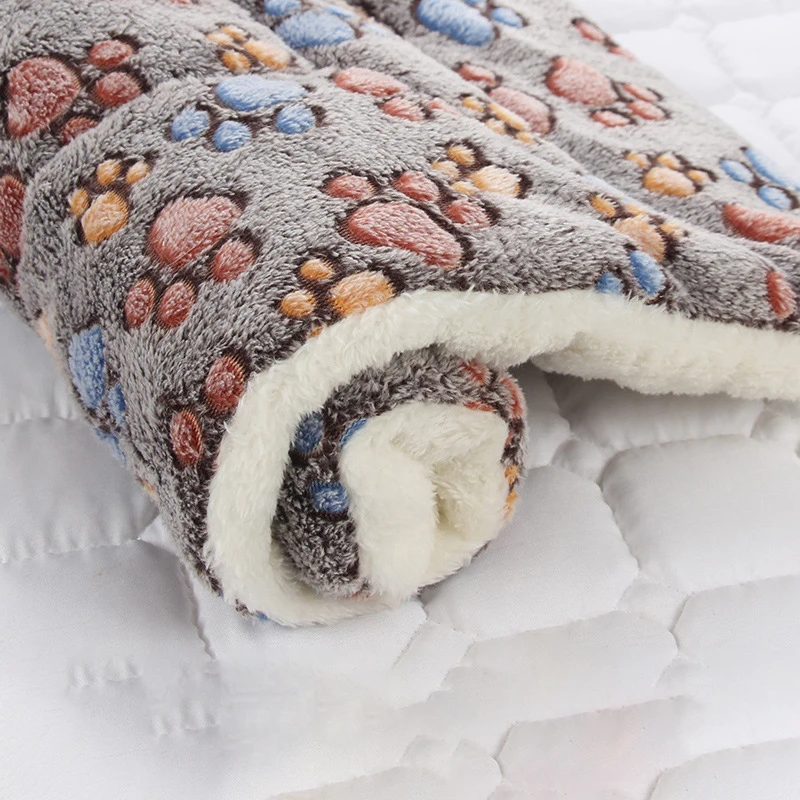 

Fluffyet Dog Blanket Warm Thickened Pet Coral Cushions Flannel Fleece Blanket With Cute Prints, Picture