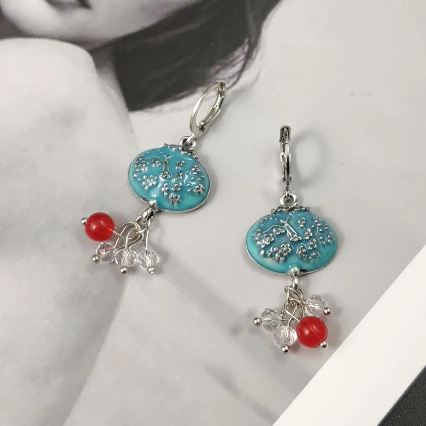

European and American new palace retro plum blossom branch earrings European and American fashion red agate crystal earrings