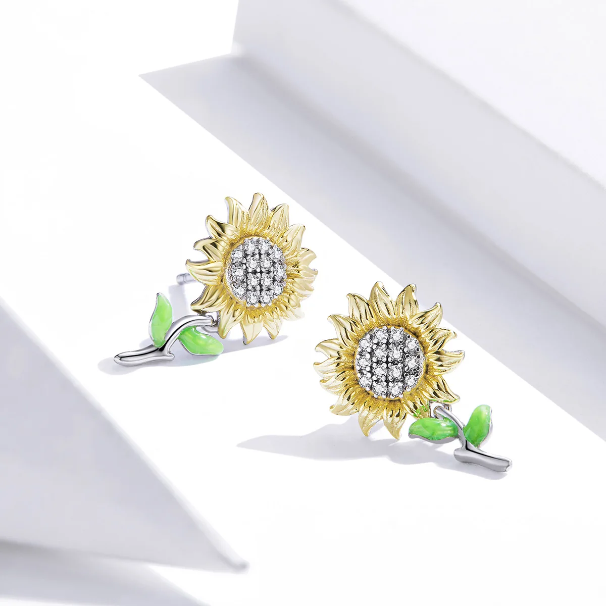 

Fashion Jewelry 925 Sterling Silver Cubic Zirconia Sunflower Stud Earrings