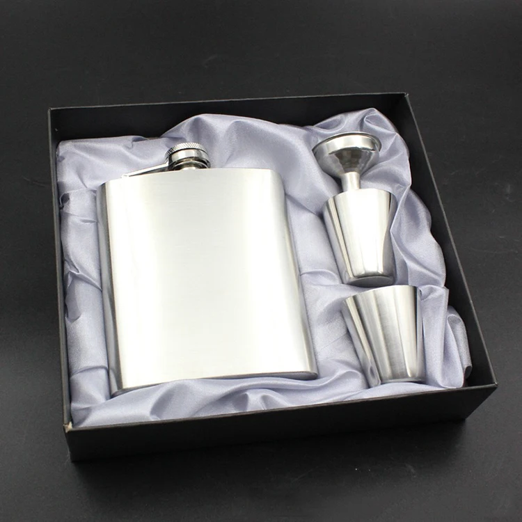 Hip Flask Gift Set (7).jpg