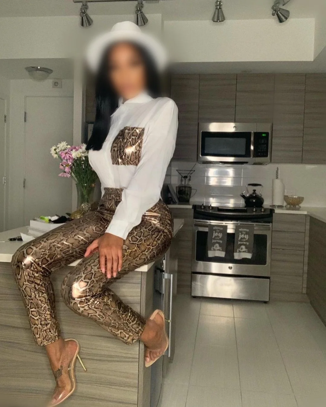 

2021 Tops Clothes Matching Set White Blouse Snake Pants Party Women Clothing 2 Two Piece Pants Set Club Outfits For Women Sexy