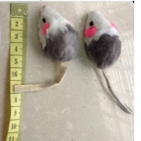 

Free shipping pet toy cat toy real rabbit fur mouse for cat with rattle 4.5CM 100pcs/lot