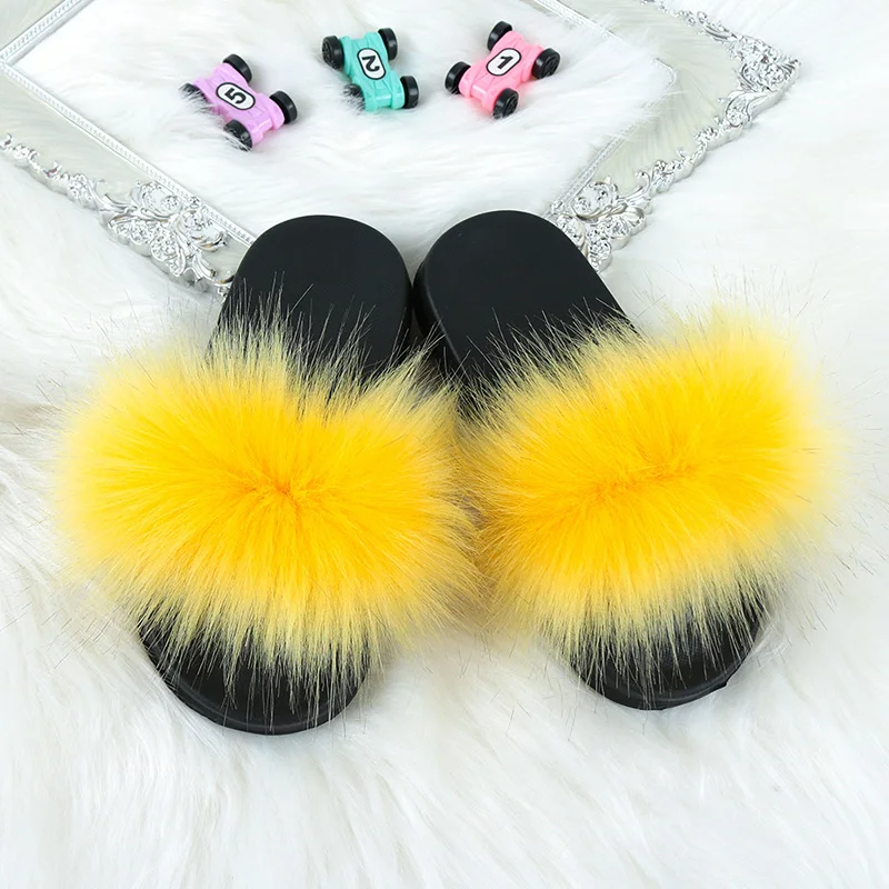 

Wholesale Children Fluffy Slippers for Girls Soft Sole Summer Fur Sandals