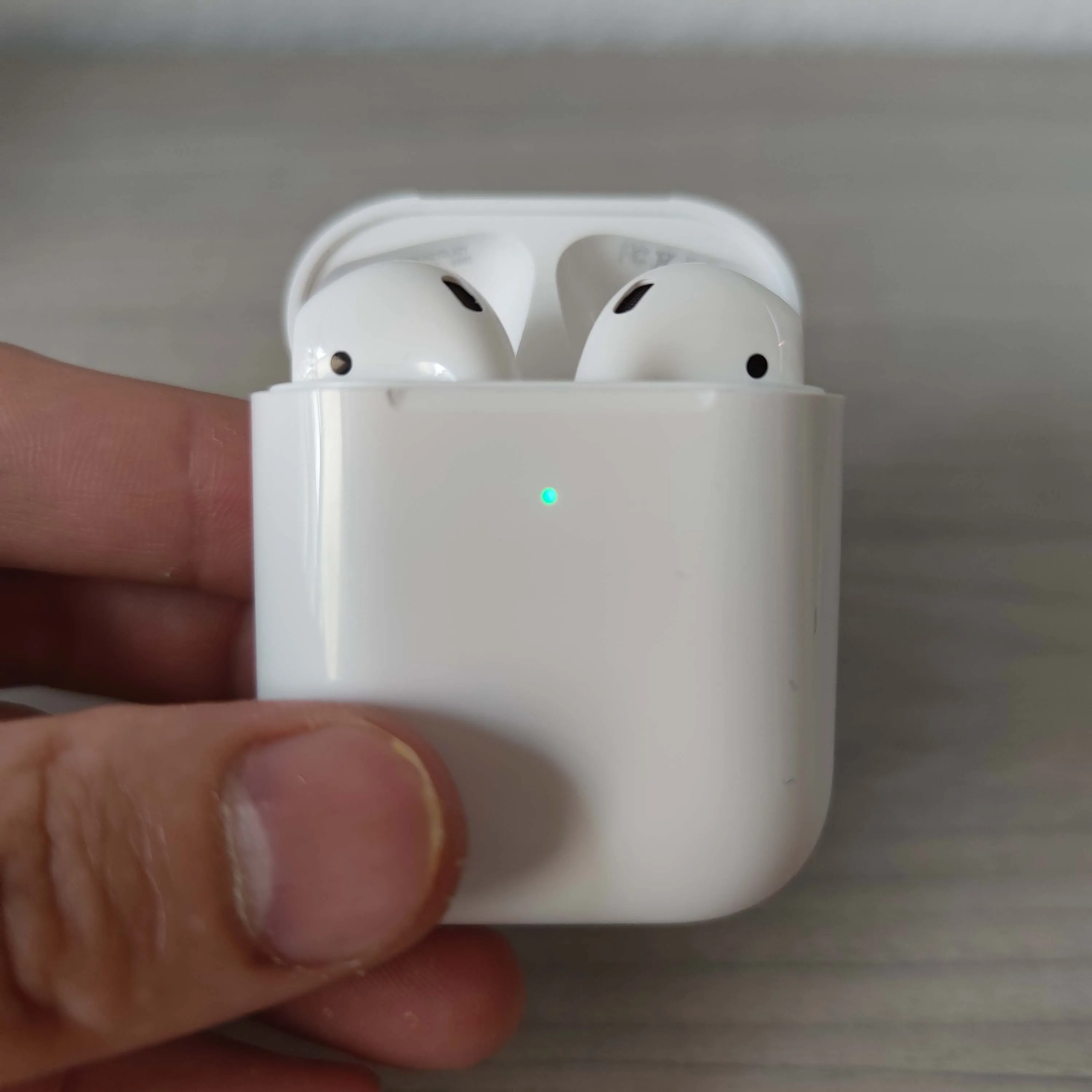 

Factory Price Rename Regular Gen 2 Air 2 Wireless Earphone Earbuds For phone, White