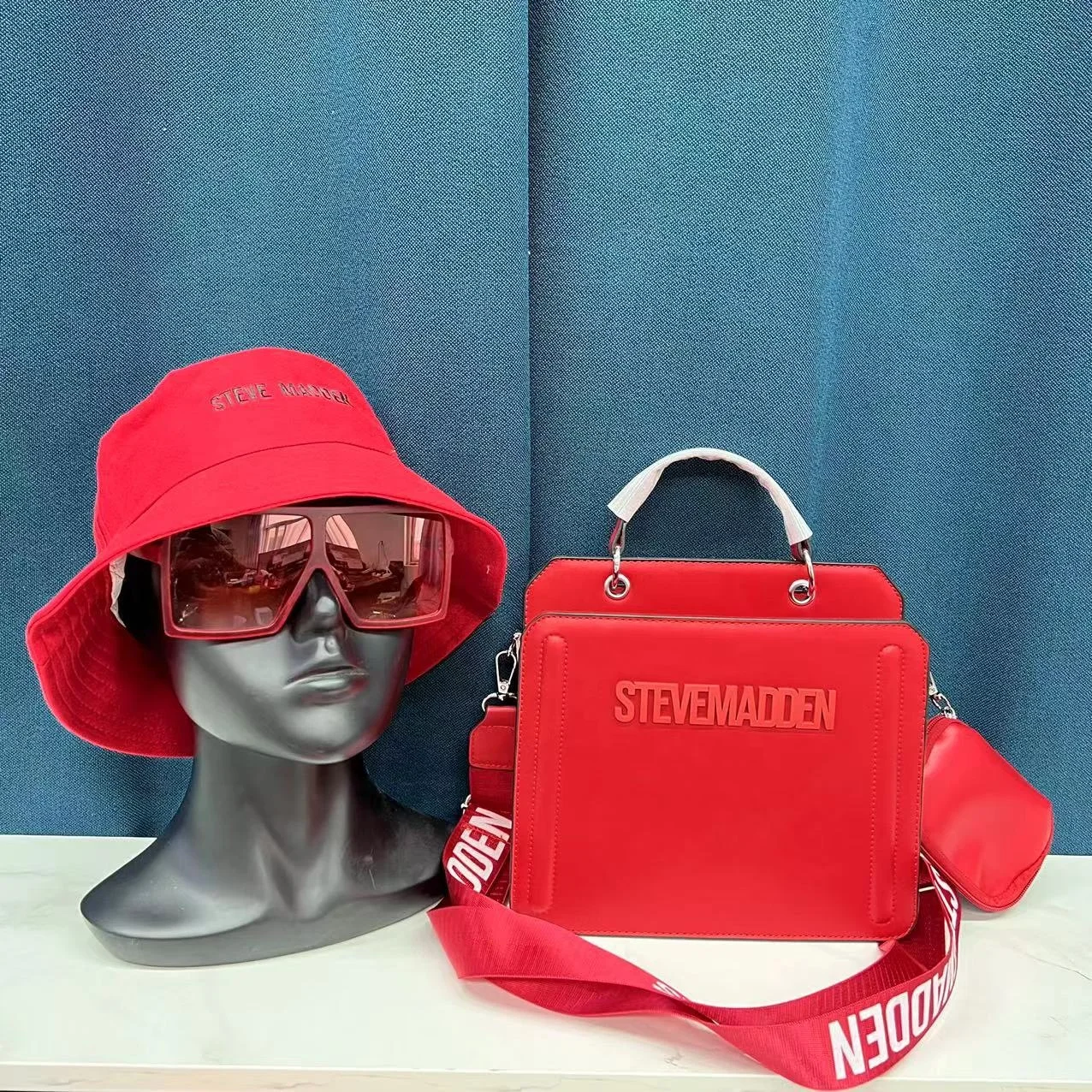 

Steve Madden Purses and Handbags Women Luxury 2022 Fashion Designer Sunglasses Bucket Hats and Purses Set