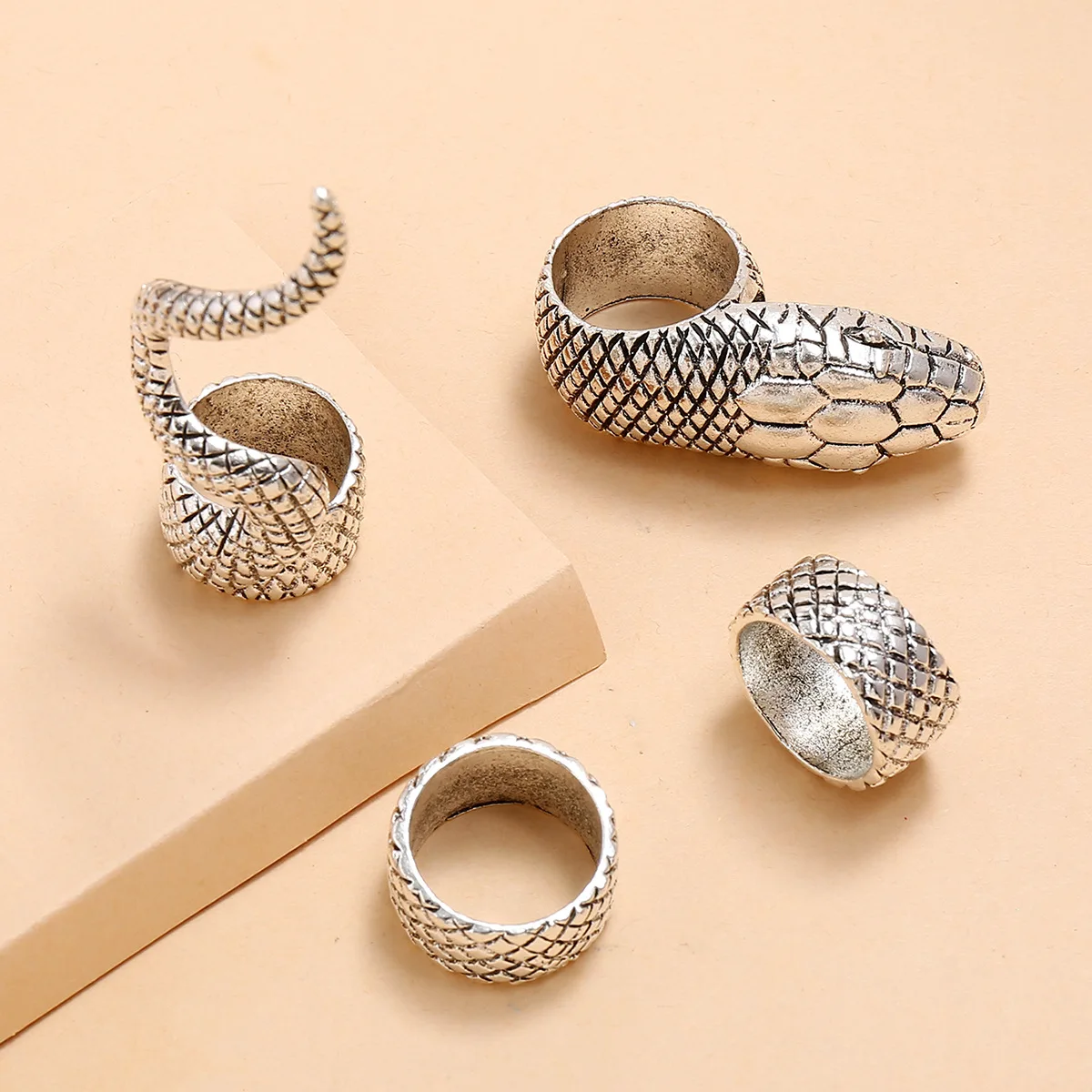 

4 Pieces Set Retro Punk Snake Ring For Men Women Exaggerated Antique Silver Opening Adjustable Rings, As shown