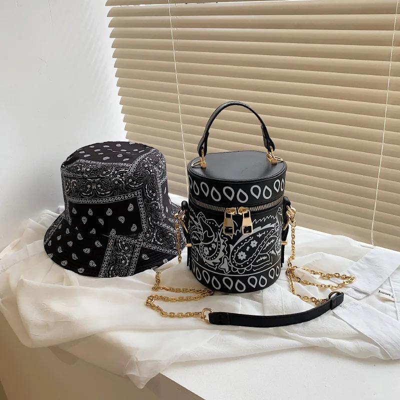 

2021 Factory Wholesale Crossbody Women Bandanna Hand bags Purse And Bucket Hat Set Purses And Handbags For Women, The picture color