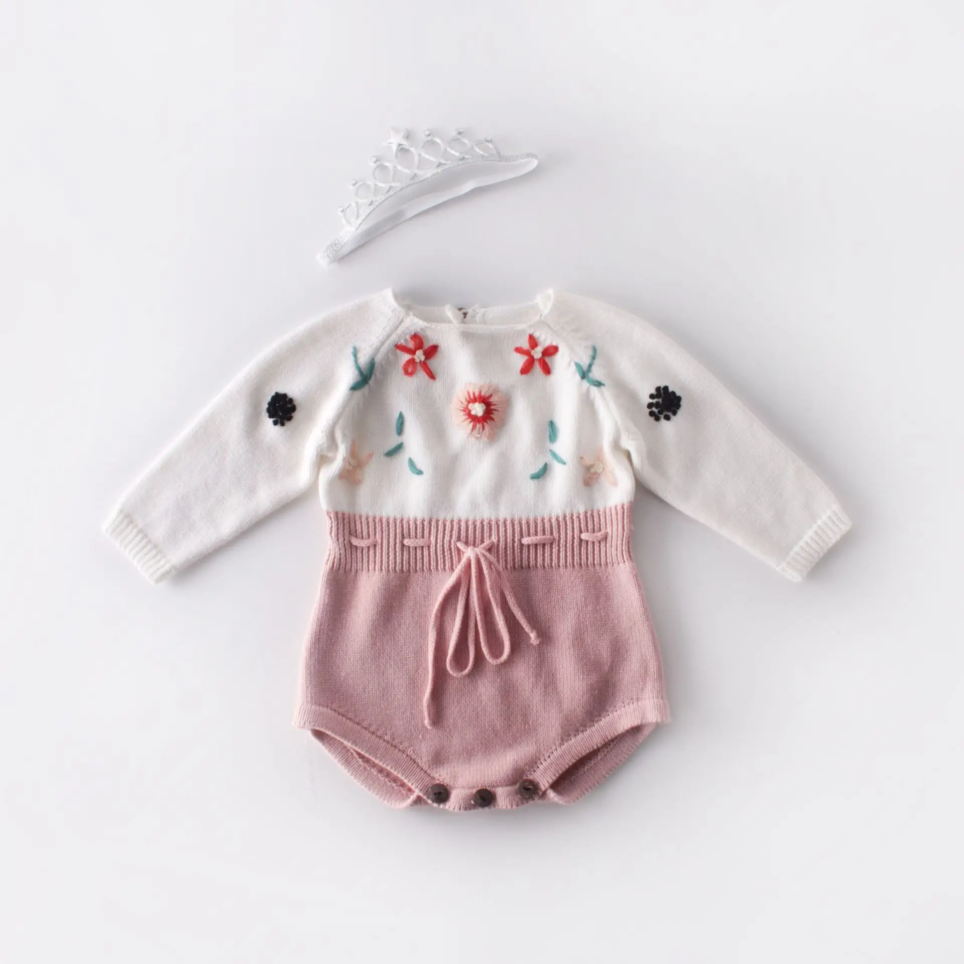 

2020 clothes for babies hand embroidered sweater knitting wool conjoined clothing bag used for travel fart ah climb clothes