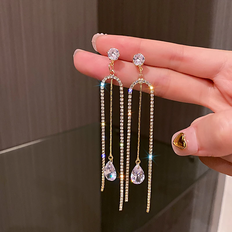 

2021 fashion water drop shape crystal tassel earrings