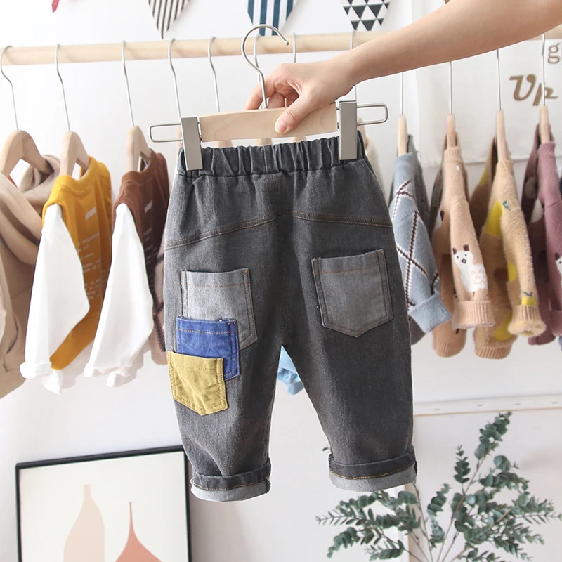 

Black for children boys between the ages of 1 and 5 wear printed jeans as usual kids pants