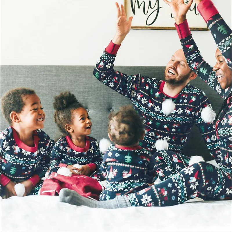 

Family Christmas Pyjamas Set Parents-Child Sleepsuits Sleepwear Top and Pants For Men Women Teen Two Piece Pajamas For Baby, Picture shows