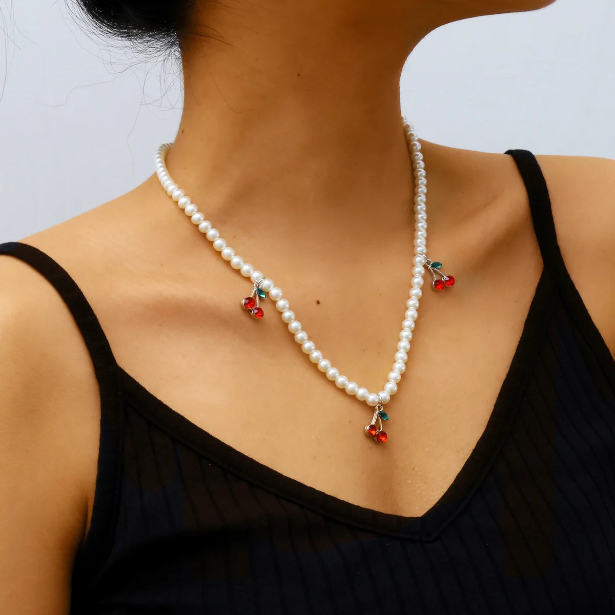 

Simple White Bead Pearl Crystal Cherry Necklace Red Cherry Pendant Necklace For Women, Picture color