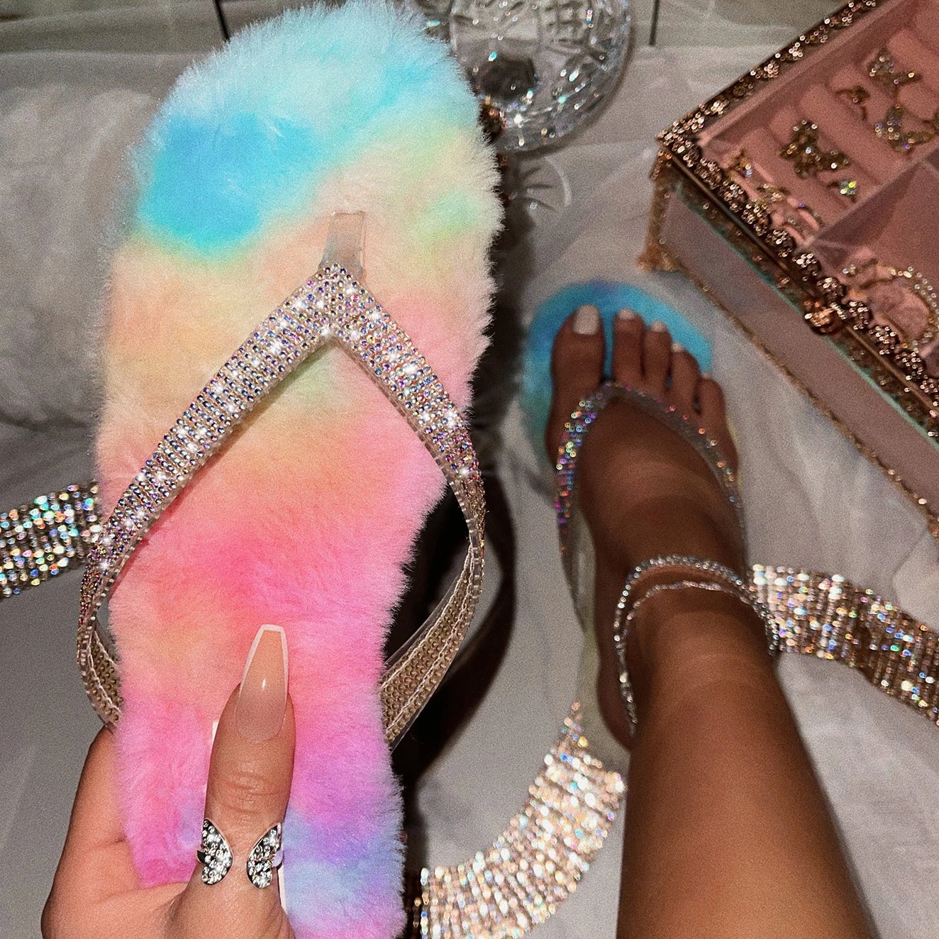 

Summer cheap colored sequins decorated plush women's sandals and slippers, Colorful