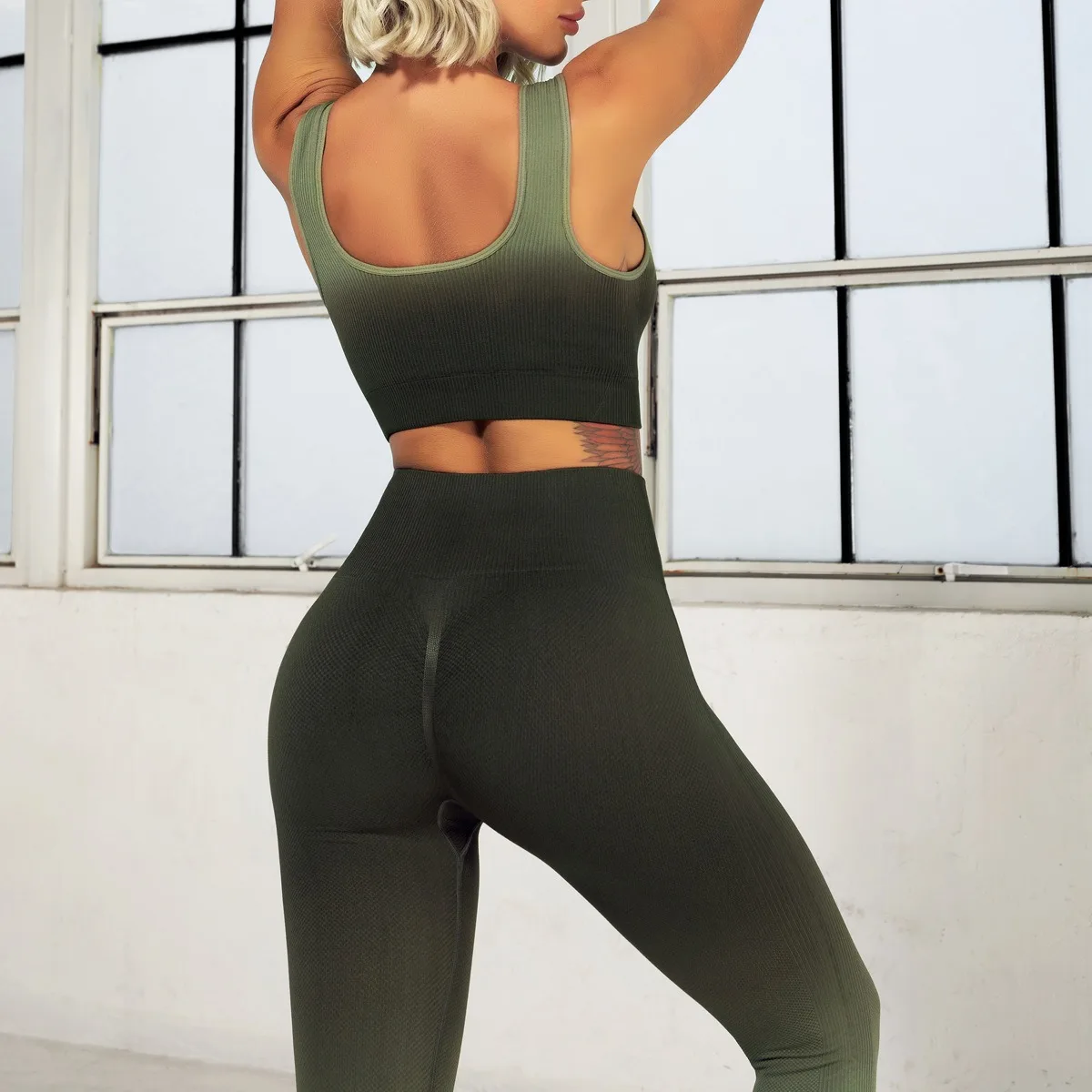 

New Arrival Ready To Ship Product Woman Squat Proof Ombre Bra Legging Fitness Yoga Sets For Women