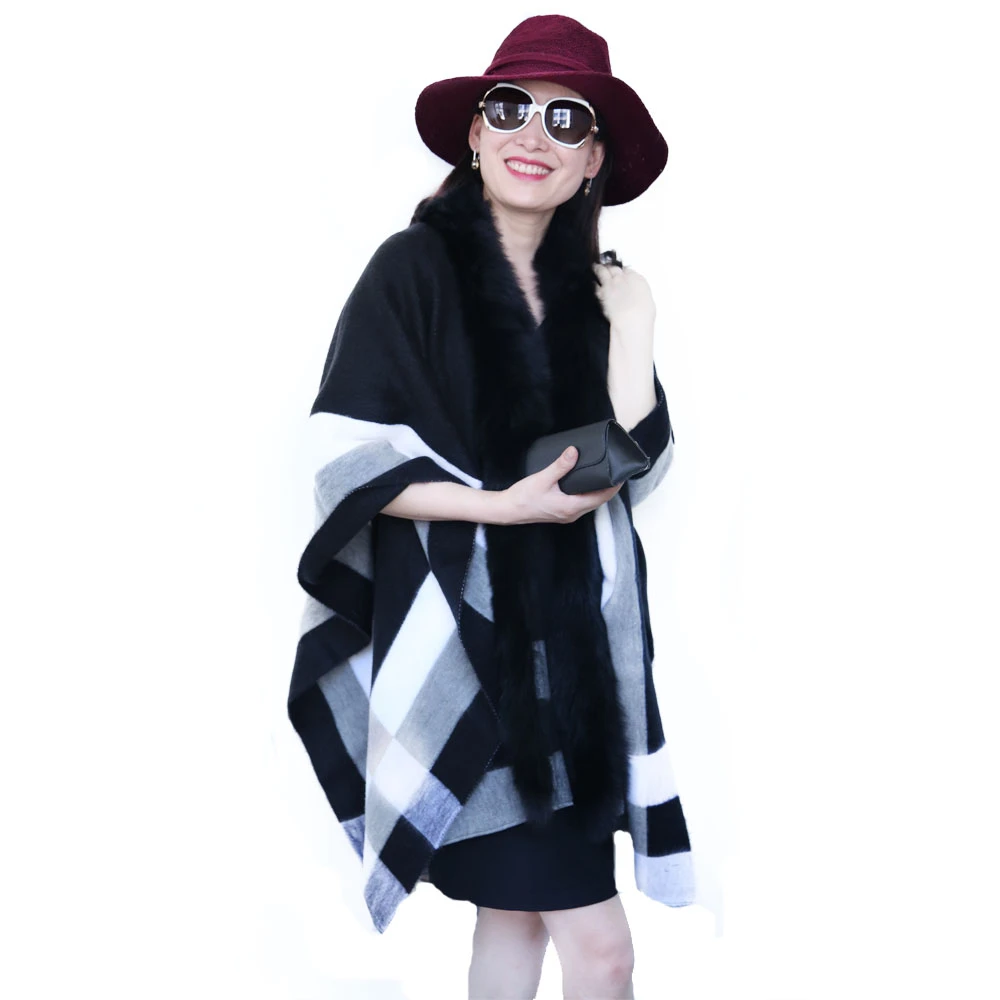 

Classic Style Fashionable Winter Lady Big Plaid Knit Cape With Fur And Tassel