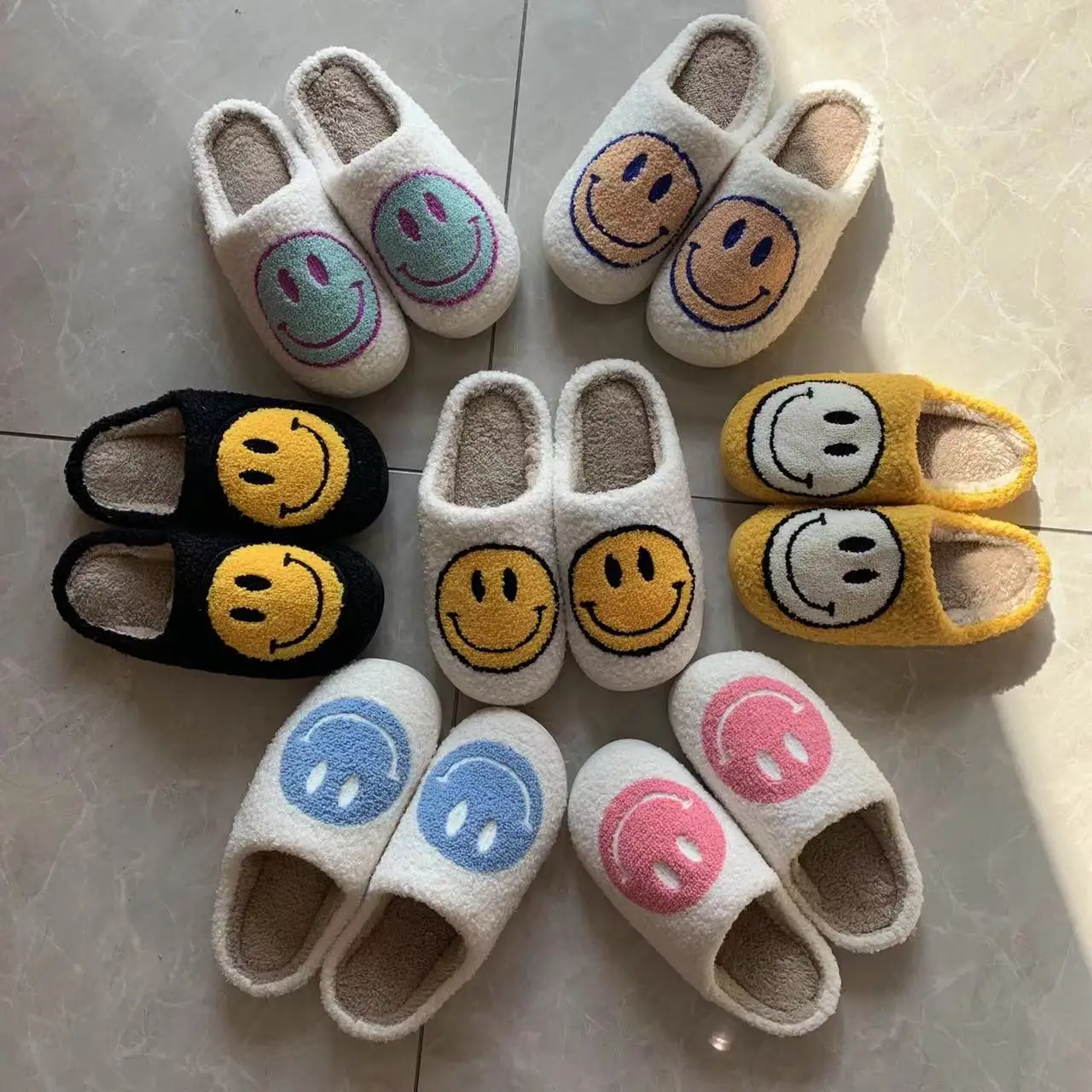 

Customized LOGO CIXI AIDA Wholesale cute smile face pattern smiley slipper large size ladies winter indoor bedroom slipper, As picture