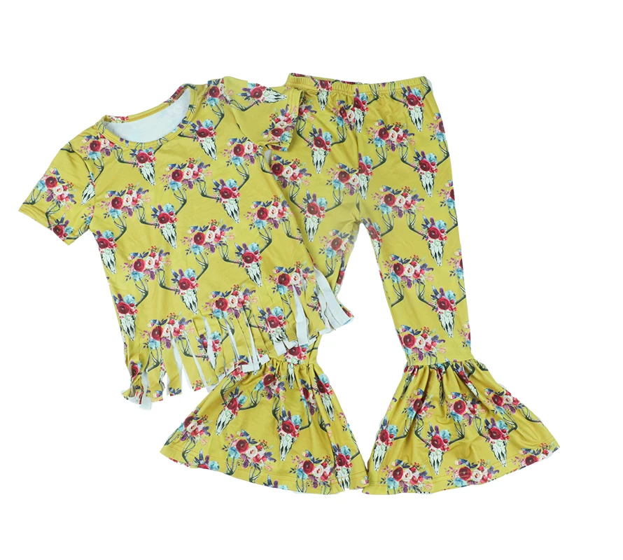 

Wholesale Autumn Outfits Kids Boutique Clothing Design Baby Girls yellow print Top Bell Bottom Pant Sets