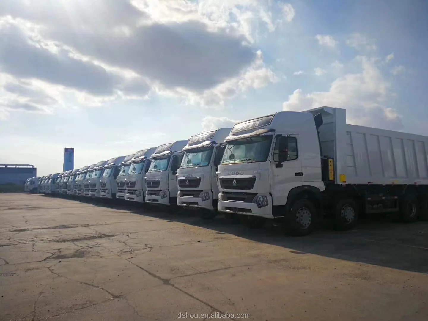 Sinotruk Howo Factory Direct Sale Used Dump Tipper Trucks 6x4 8x4 50 60