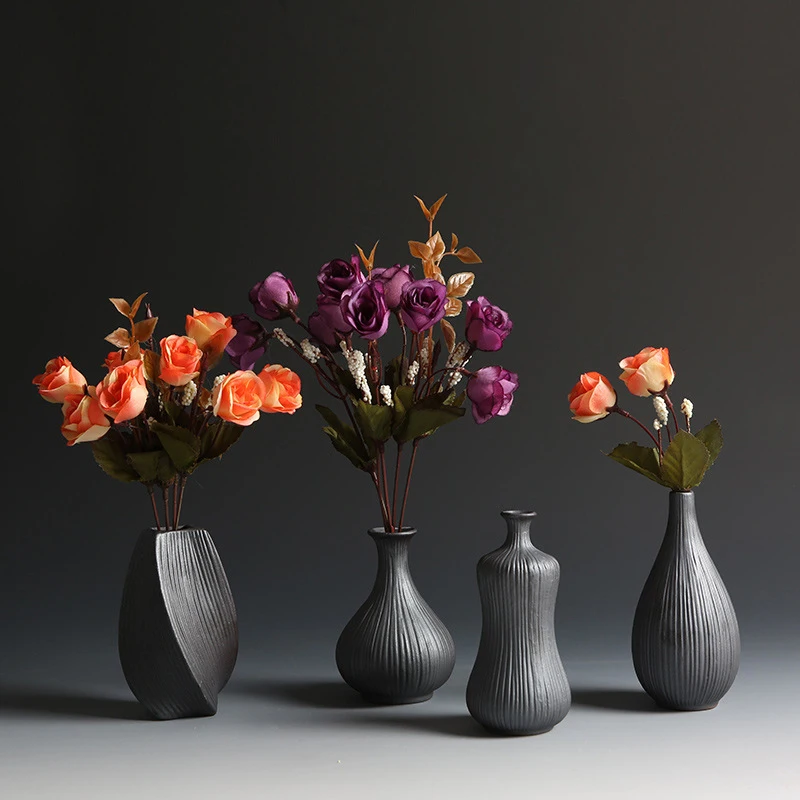 

Wholesale Handmade nordic minimalist design home decorative small black mini bud porcelain ceramic flower vase