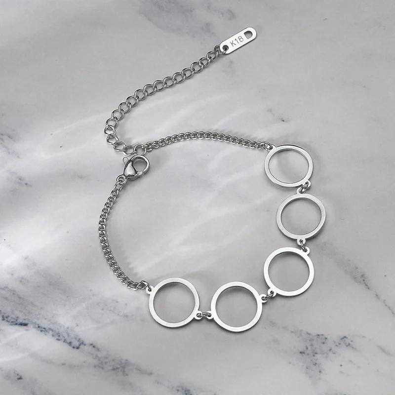 

Female ring stitching creative bracelet hollow stainless steel circle creative bracelet