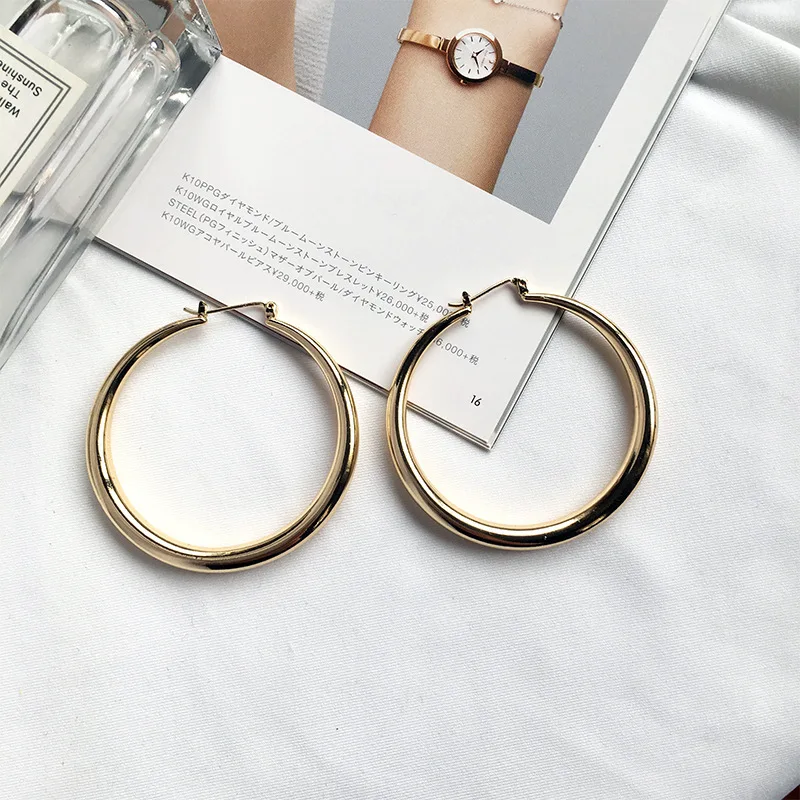 

2020 New Wholesale Silver Square Letter Stud Earrings for girl, Sliver, gold color