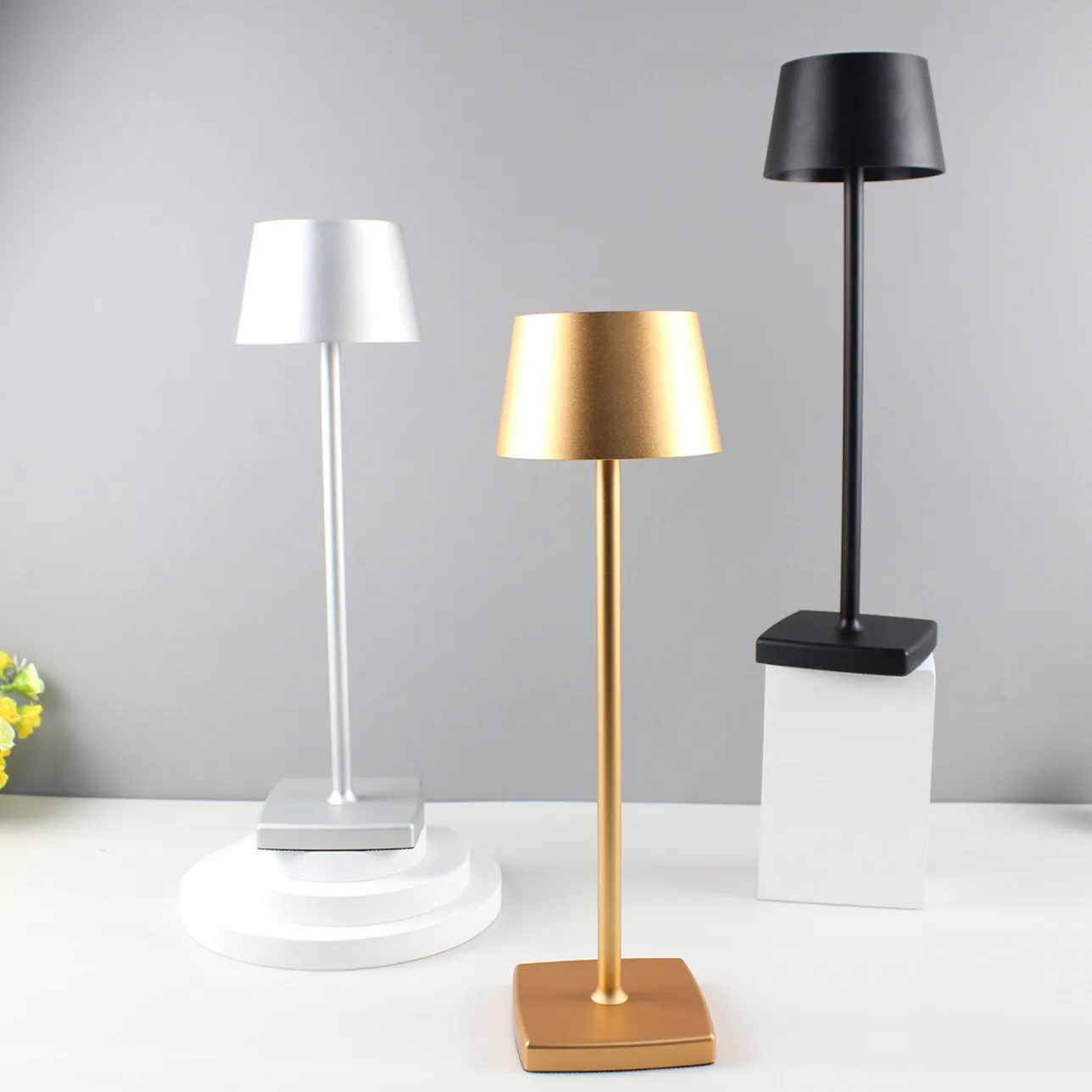 high-quality  amazon aluminium  table lamp light led desk lamps usb led saving energy table lamp for hotel or restaurant